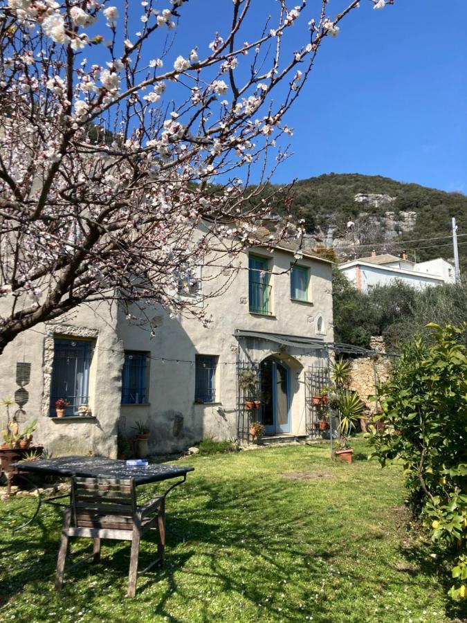 Casa Olivia Lacrema Finale Ligure Bagian luar foto